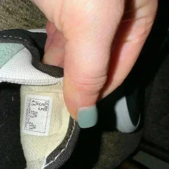 Van’s Slip Ons - Picture 5 of 5